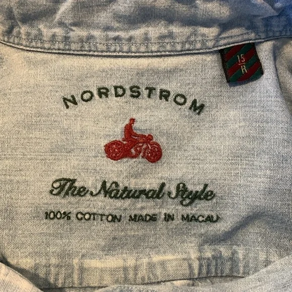 Nordstrom Mens Denim Button Down. Xtra buttons. Size 15R. 100% Cotton.‌‌ - Picture 7 of 11